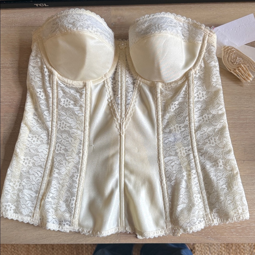 Dominique Ivory Lace Corset